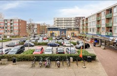Balkon zicht winkelcentrum.jpg